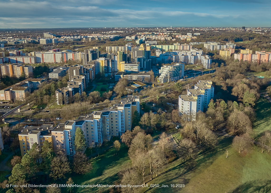 16.01.2023 - Marx-Zentrum mit Grundschule und Umgebung